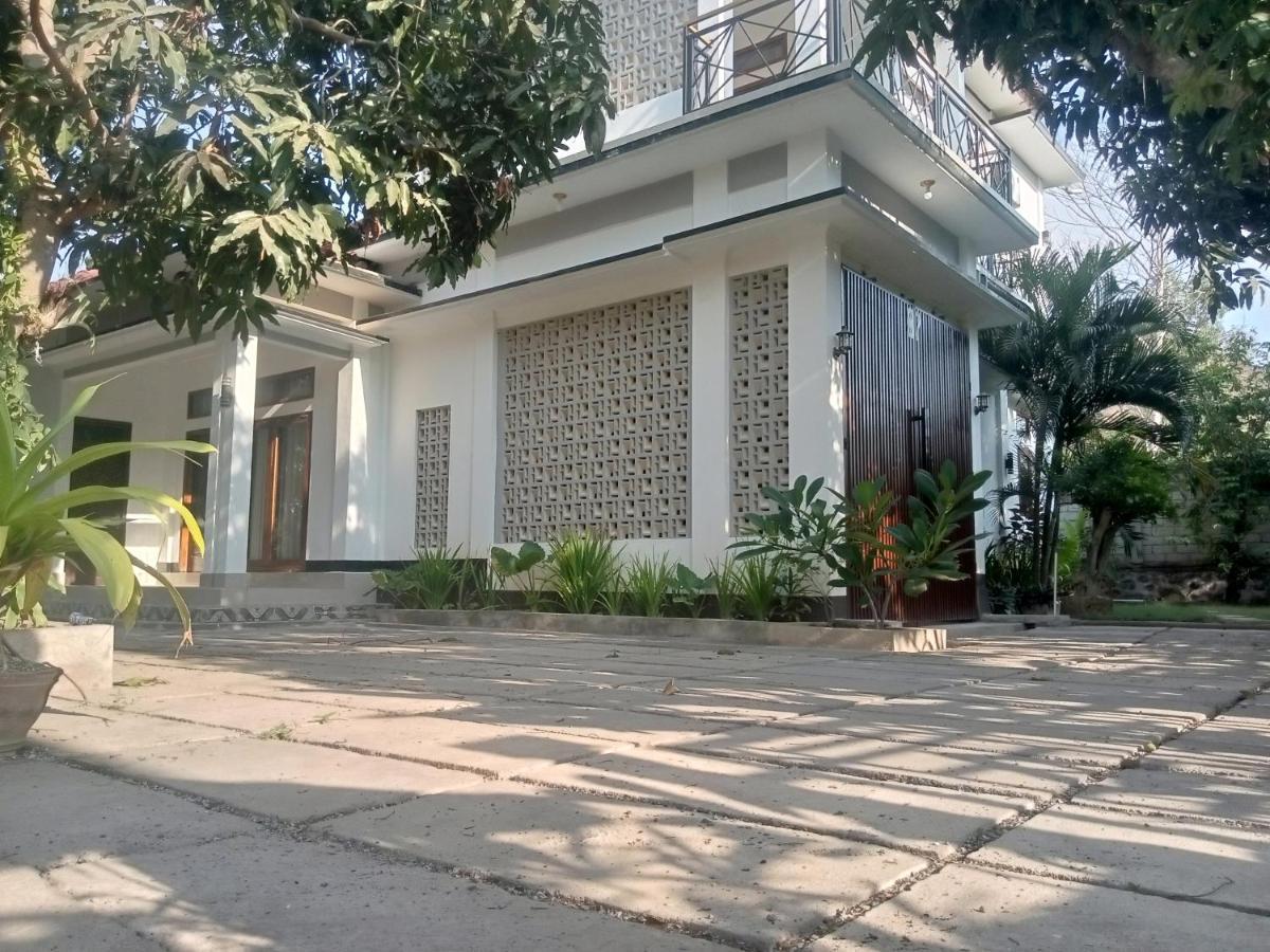 Warm Villas Lombok Kuta  Exterior photo