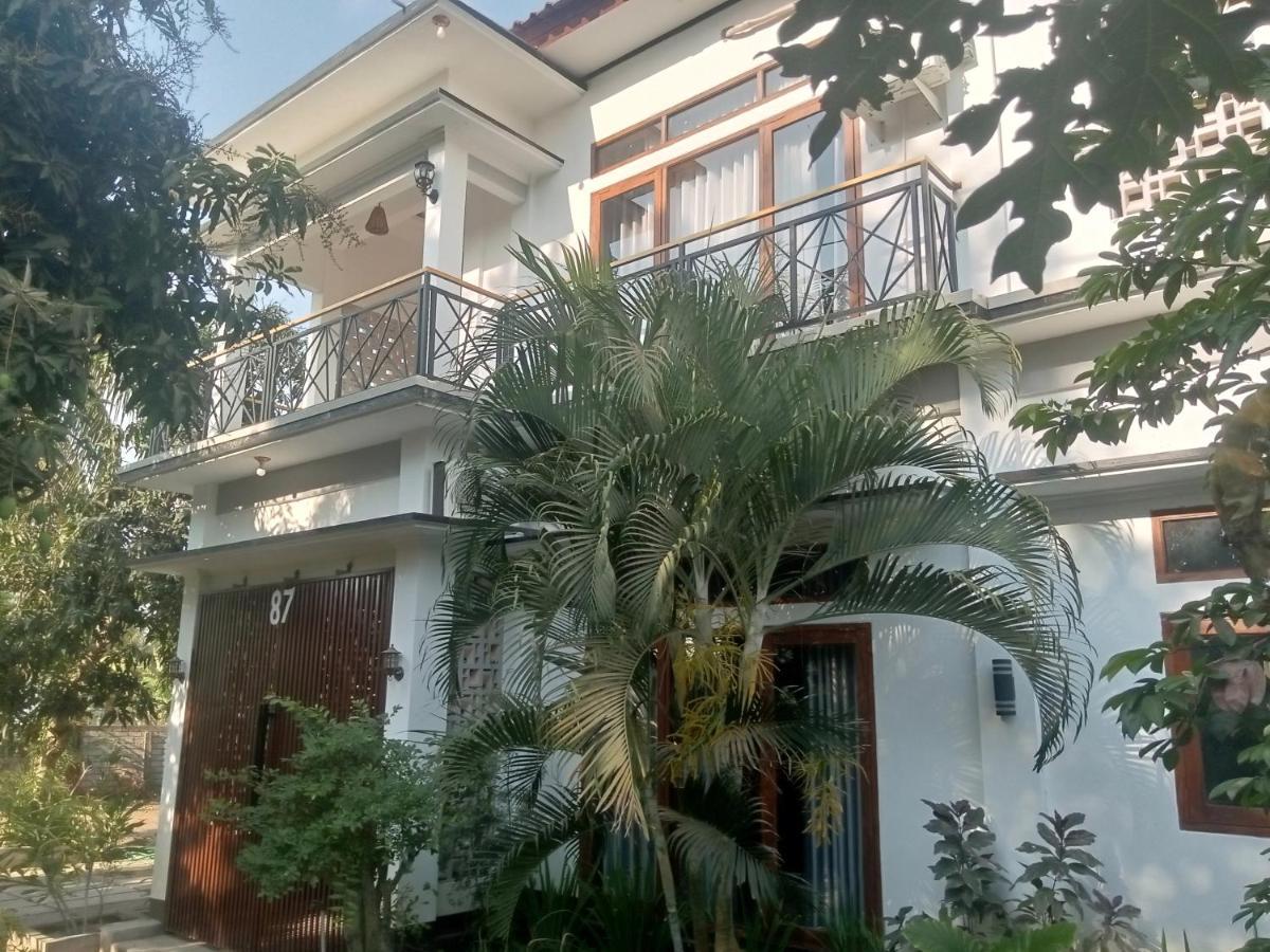 Warm Villas Lombok Kuta  Exterior photo