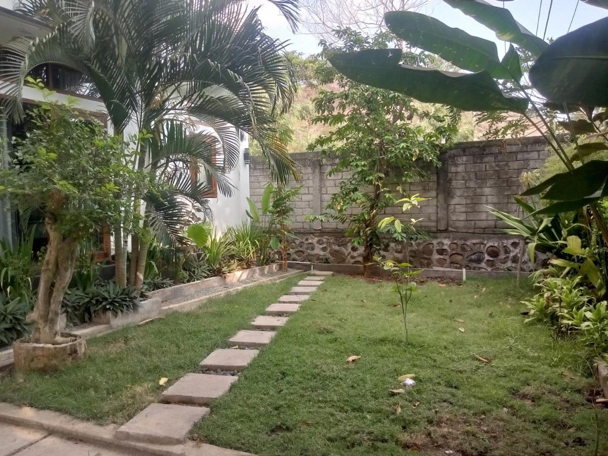 Warm Villas Lombok Kuta  Exterior photo